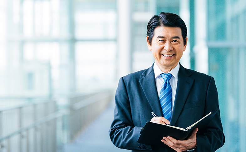 代表取締役 / 税理士の出茂 太朗(でも たろう)